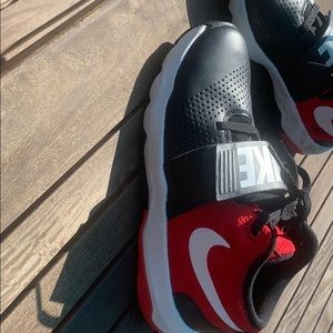 Youth 7 Nike basketball sneakers